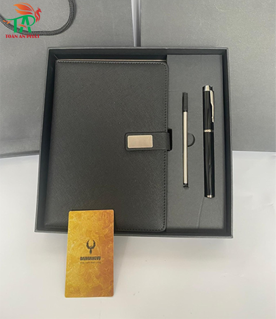Hộp quà sách và bút